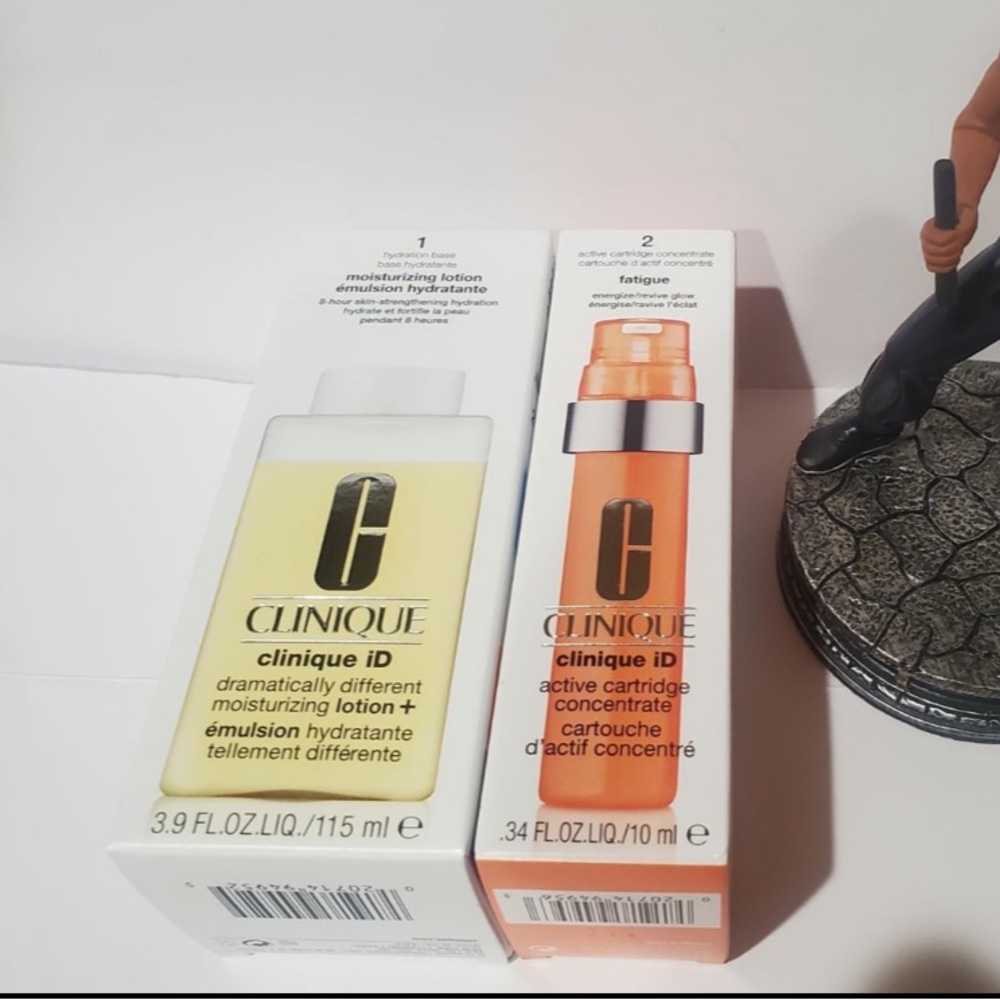 Clinique ID Dramatically Different Moisturizing Lotion+Active Cartridge - Picture 2 of 4